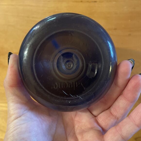 Nalgene Narrow Mouth Round Loop-Top Water Bottle - 32 oz Classic - Picture 4 of 4